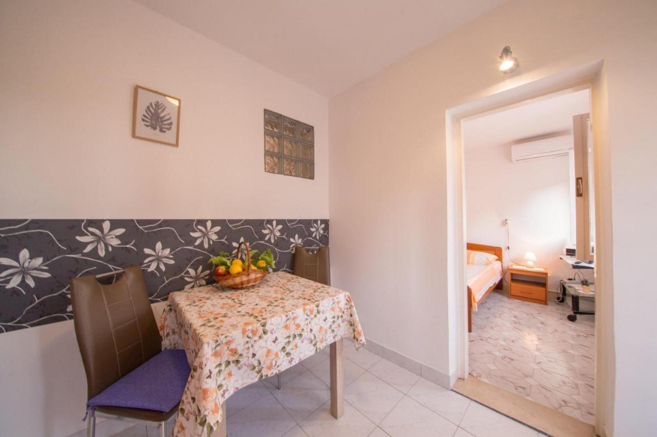 Apartmani Katija Komiža Exterior foto