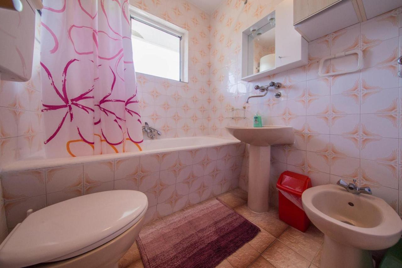 Apartmani Katija Komiža Exterior foto