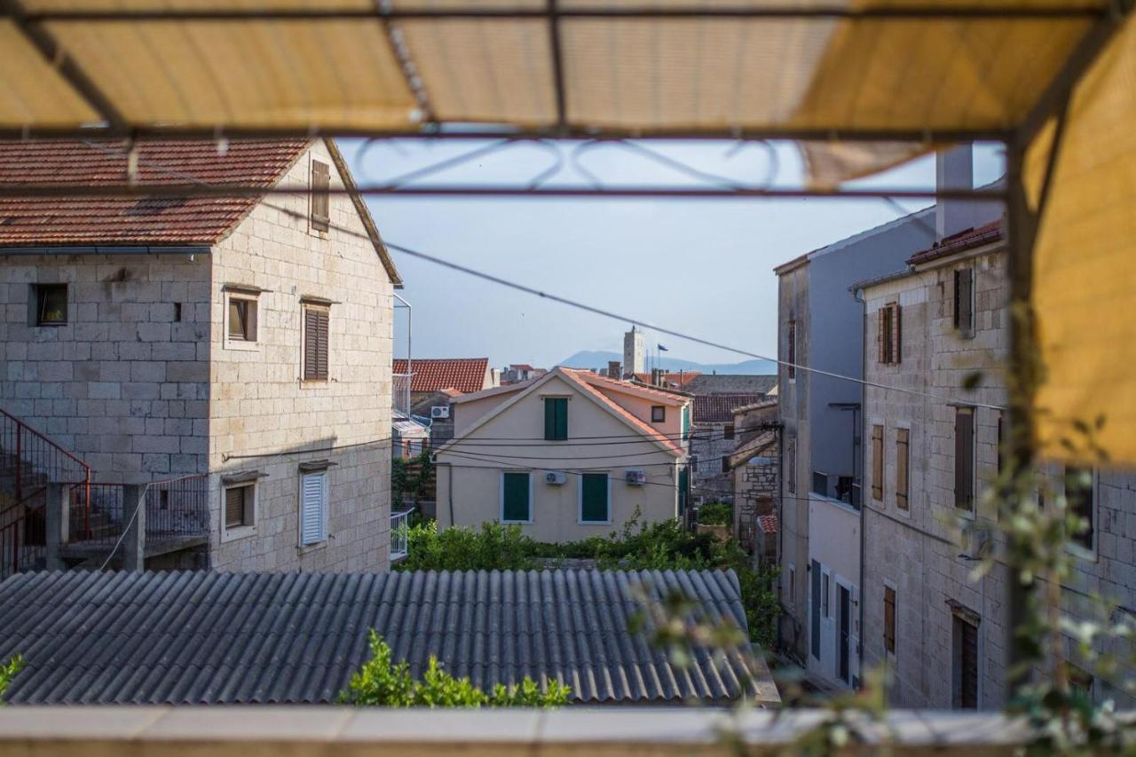 Apartmani Katija Komiža Exterior foto